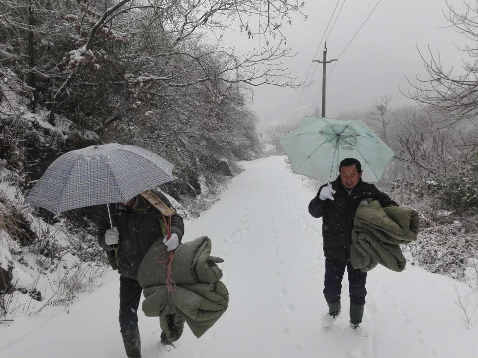 踏雪送温暖.png